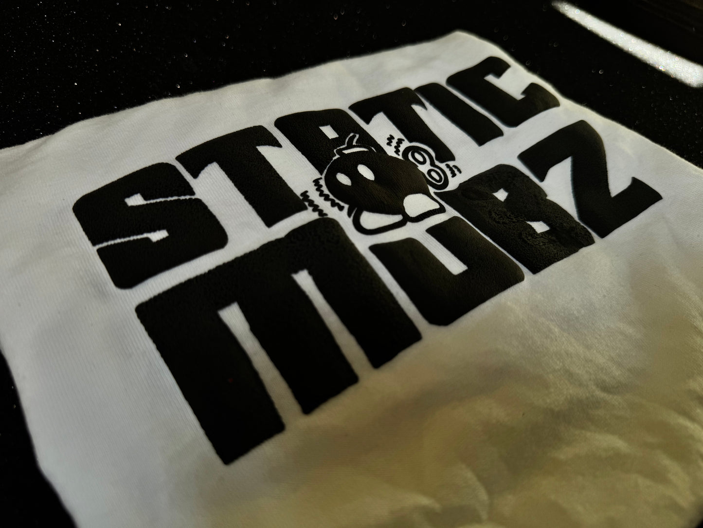 StaticMobz Bomb tshirt 3D puff